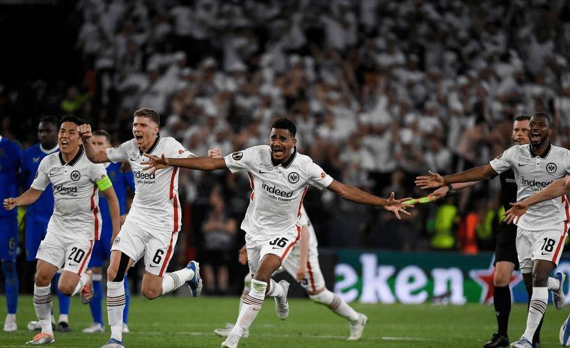 法兰克福发布备战花絮，冲刺阶段队长鼓劲，德甲任务艰巨，训练强度明显提升的简单介绍