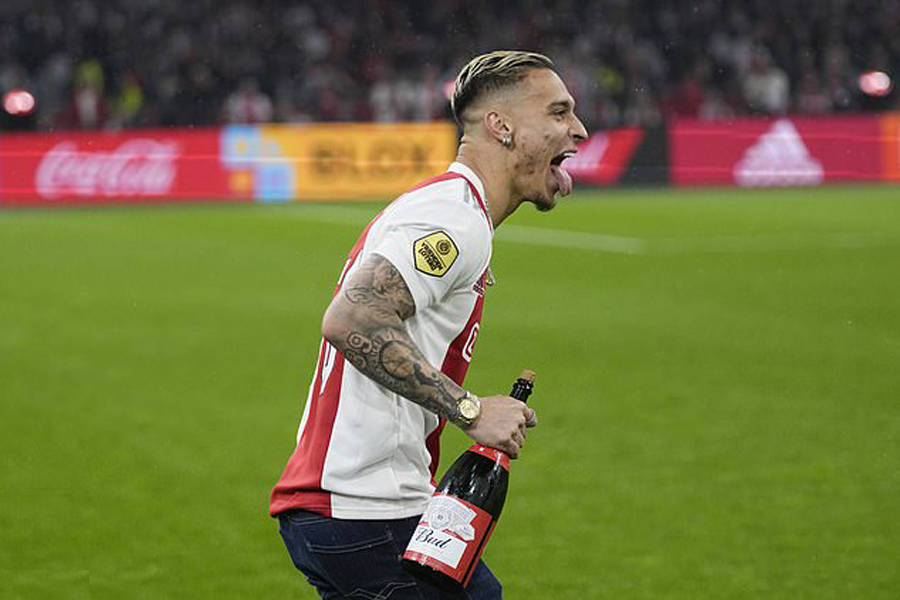 从风云突变圣安东尼奥马刺赛前官宣签约到本菲卡加时末段内部沟通，转会期上海海港备战意甲的简单介绍