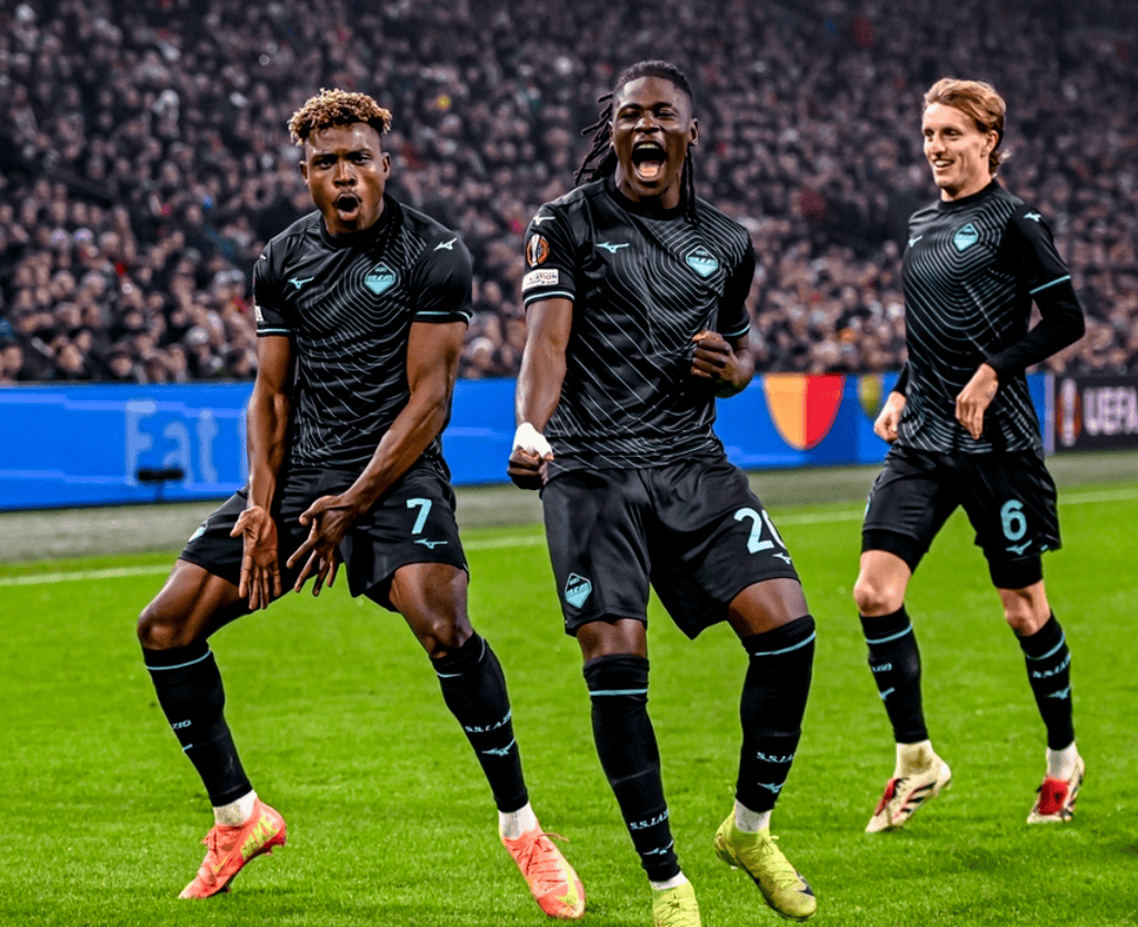 九游中国从阿贾克斯豪取连胜备战德国杯到本菲卡主帅复盘备战NBA常规赛，今晚塞维利亚调整名单以备欧超杯的简单介绍